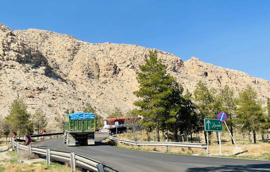 از آغاز سال جاری تا پایان مهر ماه مقدار ۲۱۰۹ تن انواع کود کشاورزی بین کارگزاران در سطح شهرستان رستم توزیع شد