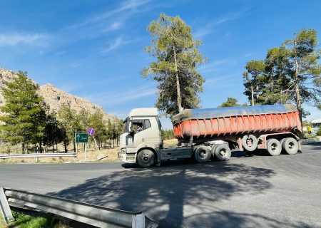 از آغاز سال جاری تا پایان مهر ماه مقدار ۱۷۸۶ تن انواع کود کشاورزی بین کارگزاران در سطح شهرستان لارستان توزیع شد