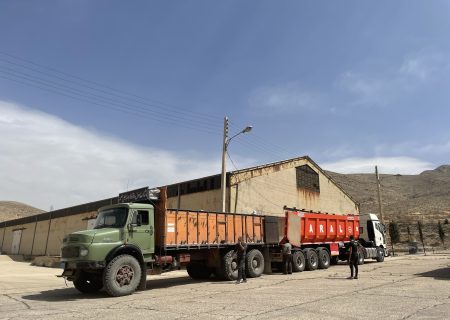 مقدار ۲۸ تن کود کشاورزی دی آمونیوم فسفات جهت توزیع بین انبار کارگزاران به شهرستان خرمبید ارسال شد