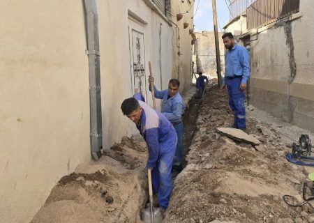 آغاز عملیات تعویض شبکه فرسوده آب در معابر بلوار کریم خان زند شیراز