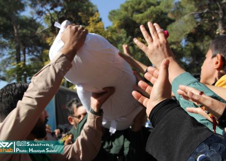 گزارش تصویری | تشییع و خاکسپاری شهید گمنام در باغ جنت شیراز