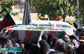 عکس شهروندی | خاکسپاری شهید گمنام در بوستان ارغوان شیراز – ۳ (از لنز دوربین دانش‌آموزان)