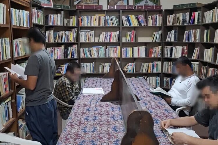راه‌اندازی نخستین کافه کتاب در زندان مرکزی شیراز