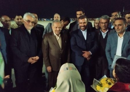 وزیر آموزش و پرورش وارد لارستان شد