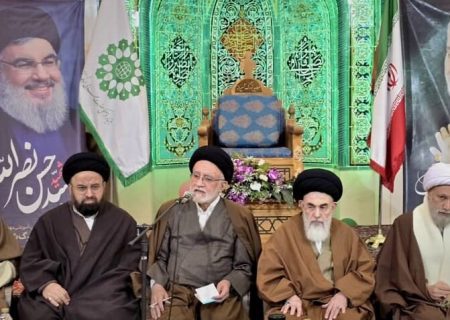 مسئولان بدانند که مردم و روحانیون همه‌چیز را به‌دقت رصد می‌کنند