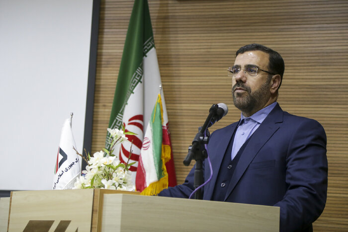 ایجاد صلح و سازش در جامعه، موجب کاهش هزینه‌ها می‌شود