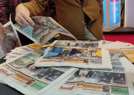 توقف گردشگران در ایستگاه گردشگری فارس
