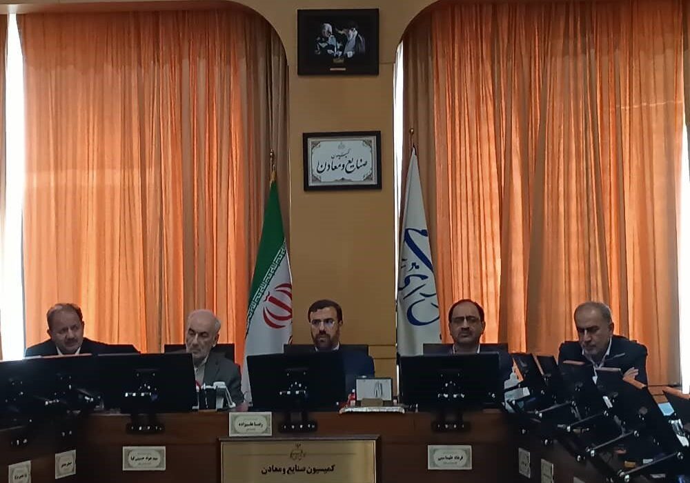 طولانی شدن نامتعارف پروژه‌ها موجب سلب اعتماد مردم به ارکان حاکمیت می‌شود