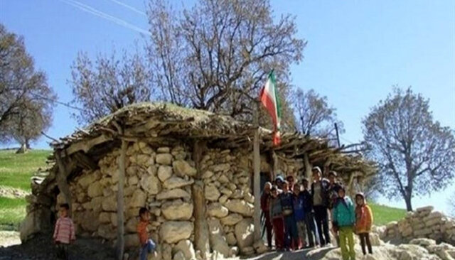 فعالیت ۱۱۹ مدرسه سنگی در فارس