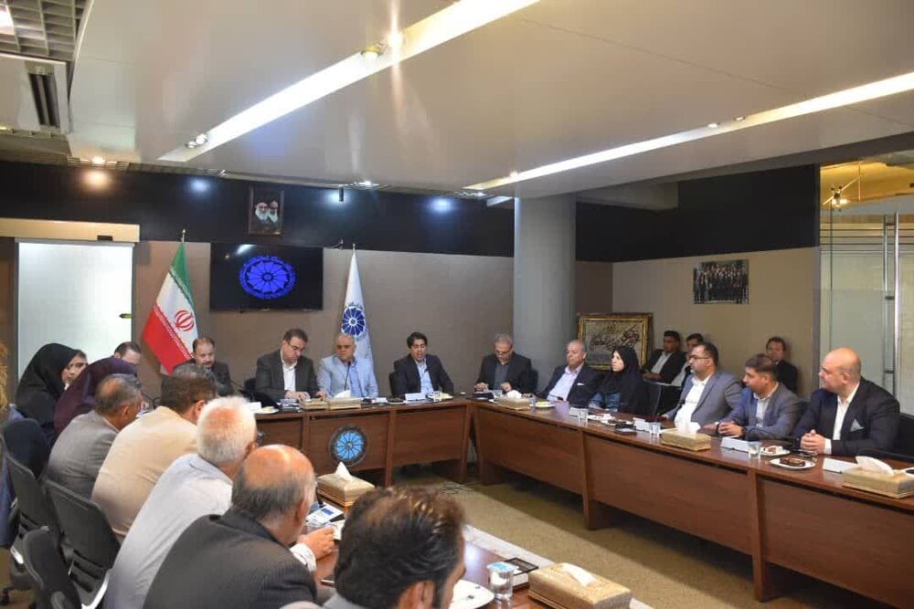 رتبه سوم استان فارس در میزان سرمایه‌گذاری‌های انجام شده در کشور / پیگیر رفع تعهدات ارزی هستیم