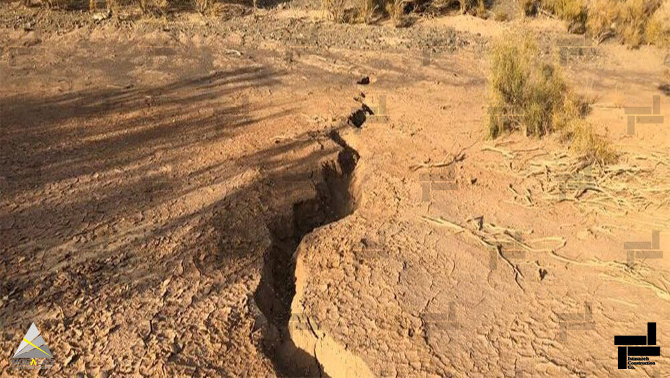 بحران فرونشست زمین در فارس / تمام پروژه‌ها باید زیست محیطی داشته باشند