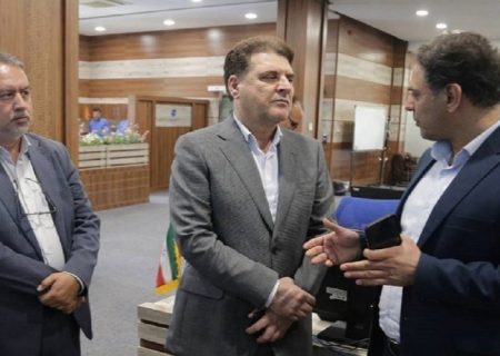 بازدید معاون سیاسی وزیر کشور از مرکز عملیات شبکه شرکت مخابرات