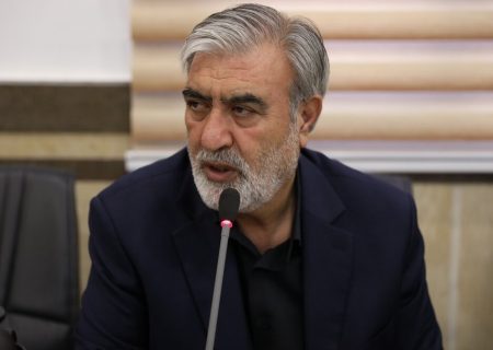 نمایندگان تشکلات کارگری و کارفرمایی برای ایجاد فرصت اشتغالزایی مطالبه‌گر باشند