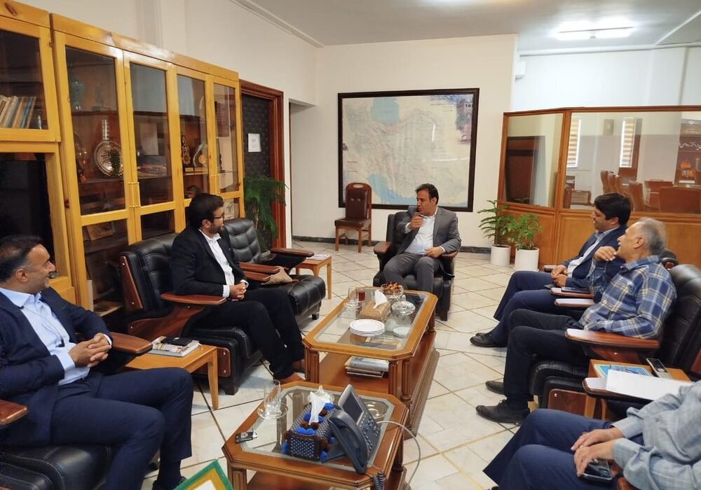 اتوبوس گردشگری اساتید دانشگاه در فارس راه‌اندازی می‌شود