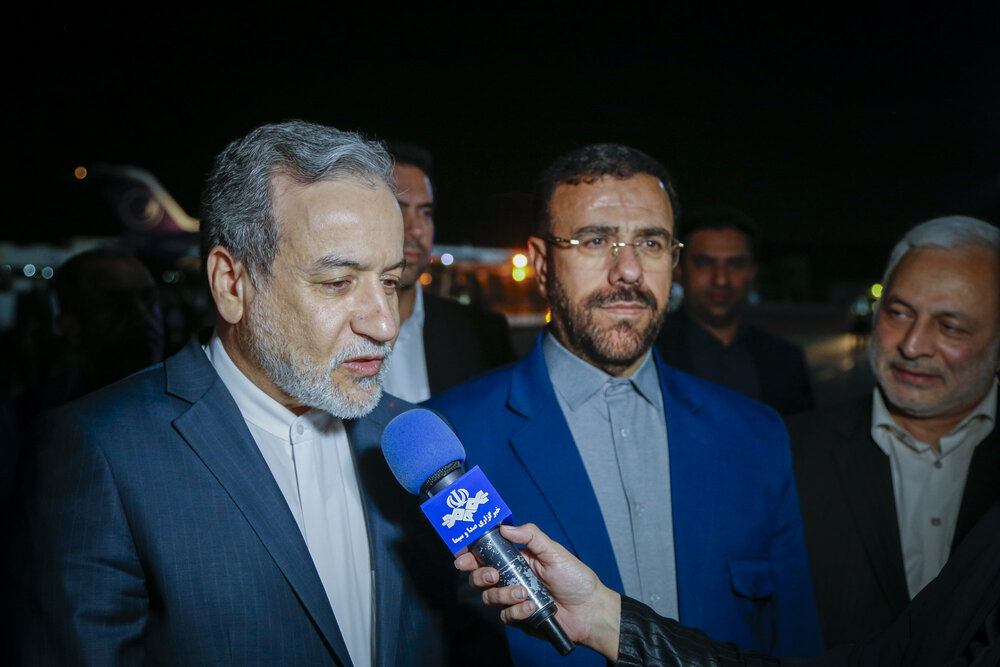 وزیر امور خارجه وارد شیراز شد