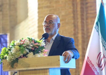 سبک زندگی شیرازیان و ایرانیان باید بر پایه آموزه‌های قرآن باشد