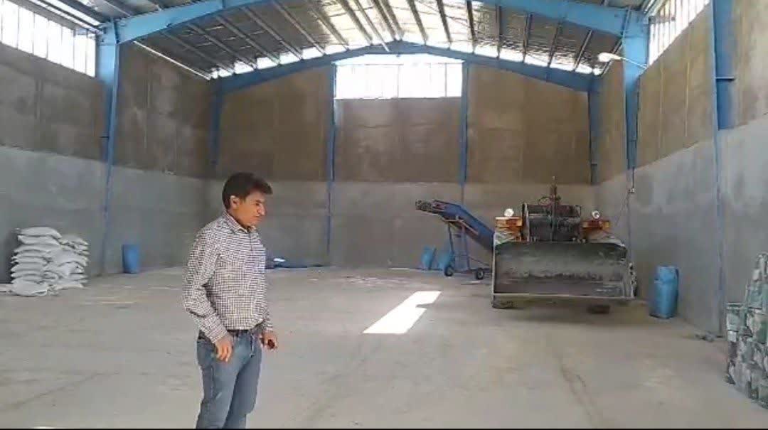 بازدید کارشناس پایش کودی شرکت خدمات حمایتی کشاورزی استان فارس از کارگزاری کود تعاونی روستایی شهرستان بیضا