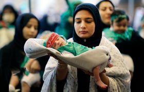 شیرخوارگان حسینی در فارس عَلَم محرم را برافراشتند
