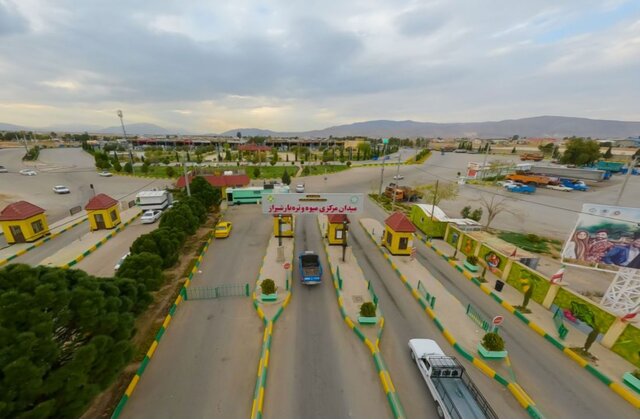 فعالیت بدون وقفه میدان مرکزی میوه و تره‌بار و بازارچه‌های شهرداری شیراز