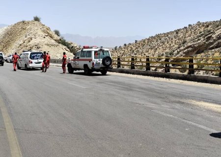 اعزام ۱۳ دستگاه آمبولانس فارس به محل حادثه واژگونی اتوبوس در محور فیروزآباد ـ کوار