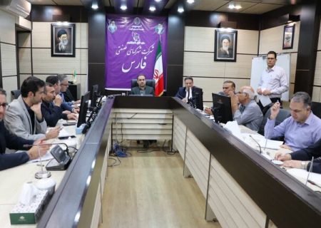 حمایت از سرمایه‌گذاران مولد و دارای برنامه اجرایی در نواحی صنعتی فارس