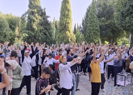 آغاز باشکوه «گام‌های عاشقانه ۳» در شیراز / پیاده‌روی خانوادگی از پارک لاله تا کربلای دل