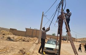 برقراری ارتباط مجدد مشترکین سرقتی با اجرای کابل‌کشی هوایی در شهرستان فسا