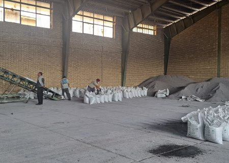 در چهار ماه گذشته مقدار ۱۳۸۴ تن کود کشاورزی بین انبار کارگزاران شهرستان شیراز توزیع شد