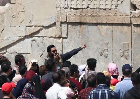 ساماندهی گروه راهنمایان گردشگری تخت جمشید برای ارتقای کیفیت خدمات
