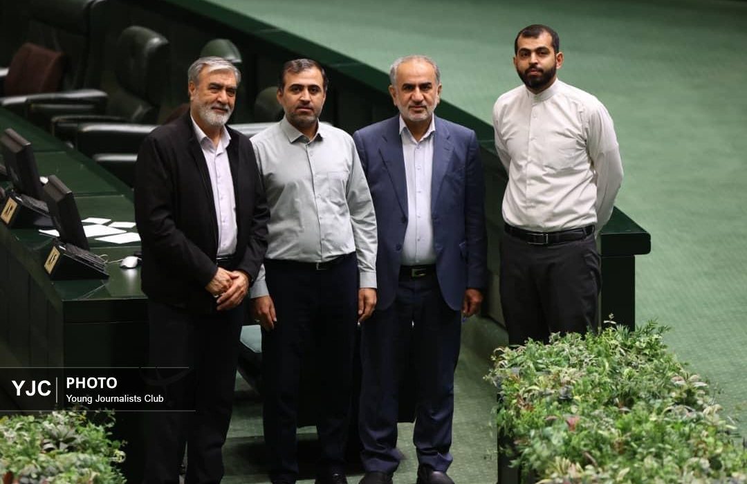 نمایندگان شیراز و زرقان به عدم کلنگزنی قطعه ۸ آزادراه شیراز-اصفهان اعتراض کردند