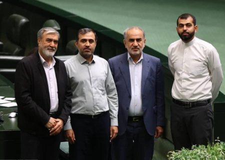 نمایندگان شیراز و زرقان به عدم کلنگ‌زنی قطعه ۸ آزادراه شیراز-اصفهان اعتراض کردند