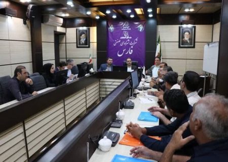دنبال حمایت از سرمایه‌گذاران واقعی و هدایت آنان به سمت تولید هستیم