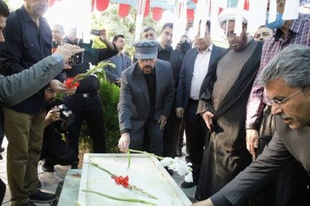 آغاز هفته دولت با ادای احترام هیئت رئیسه هیات ورزش های همگانی استان به مقام شهیدان در شیراز