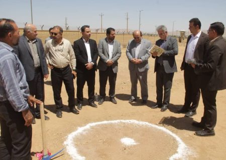 کلنگ‌زنی نیروگاه خورشیدی ۹ مگاواتی و بهره‌برداری از مدرسه ۱۲ کلاسه در شیراز 