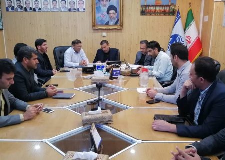 برگزاری جلسه بررسی وضعیت ارتباطی شهرستان سروستان با محوریت توسعه فیبر نوری