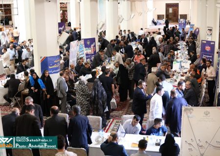 گزارش تصویری | برپایی میز خدمت در حرم مطهر حضرت شاهچراغ (علیه السلام)