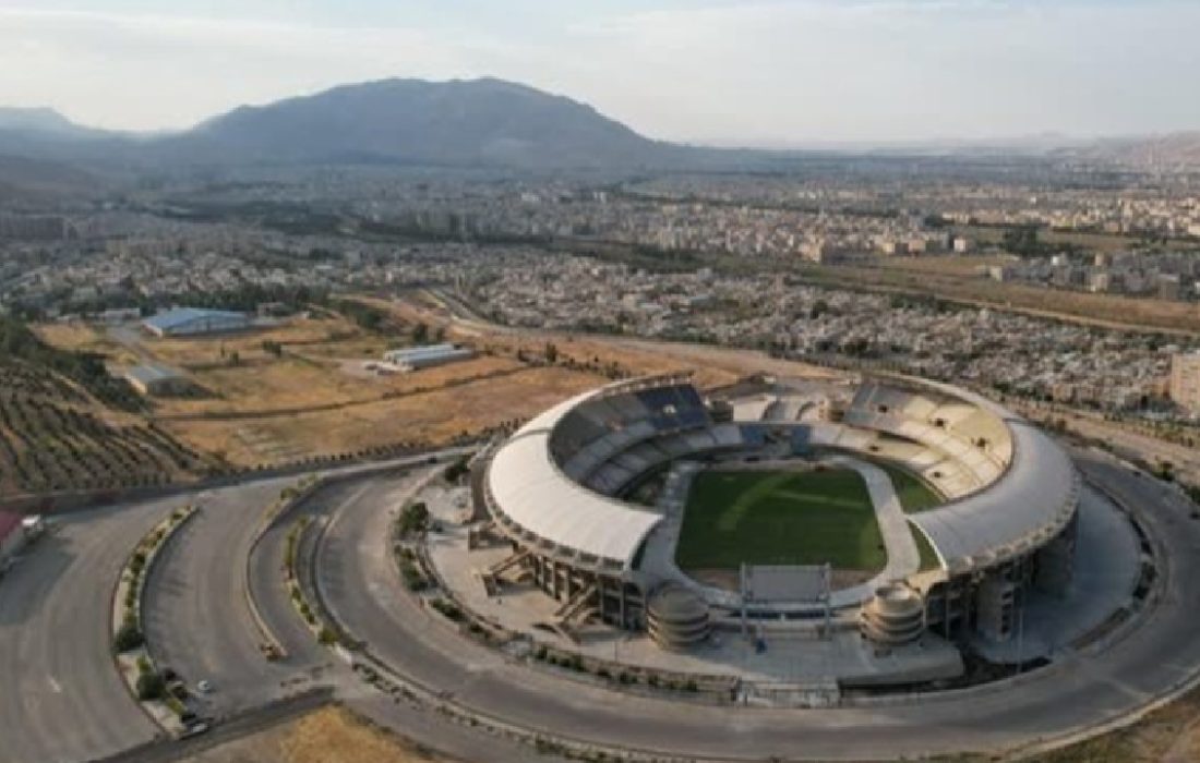 پرتاب شدن قطعهای از سقف ورزشگاه پارس به سمت تماشاچیان؛ یک نفر مصدوم شد