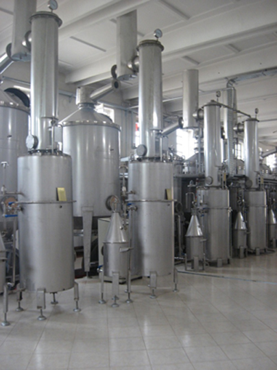 جذب بیش از ۲۶۰ هزار تن ماده خام در چرخه صنایع فیروزآباد