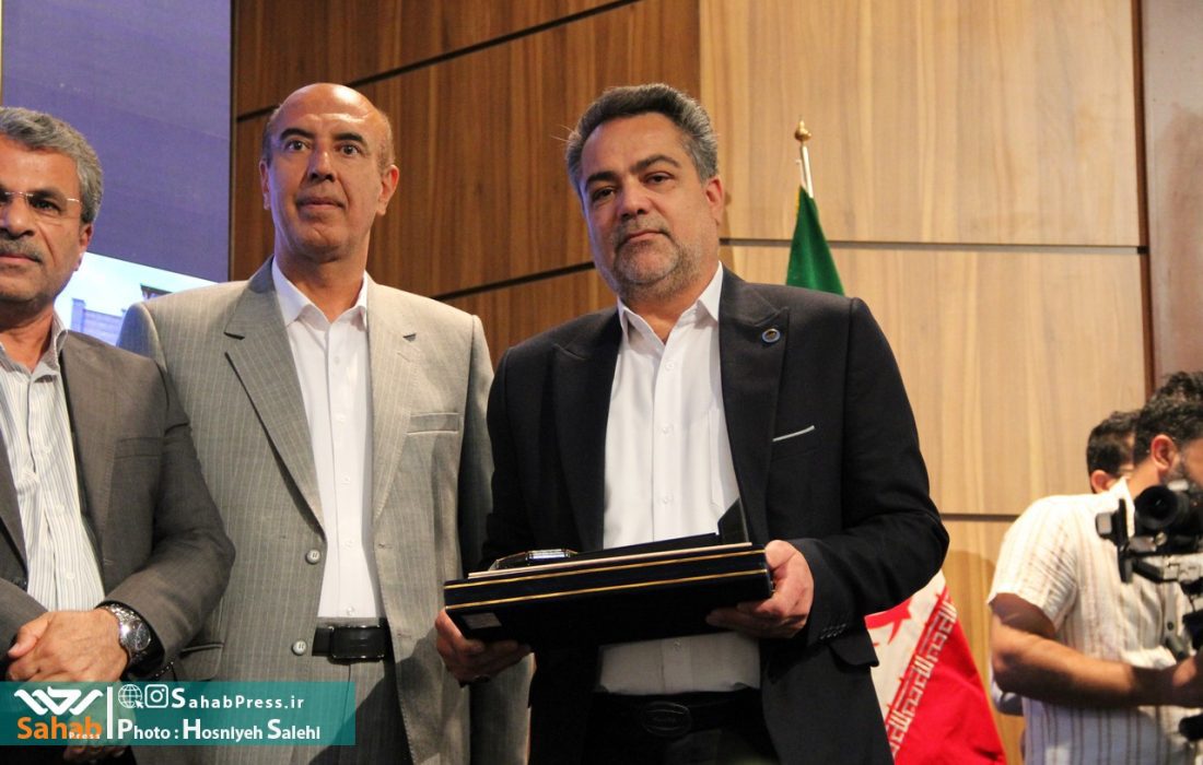 آبفا استان فارس موفق به کسب عنوان دستگاه اجرایی برتر جشنواره شهید رجایی شد