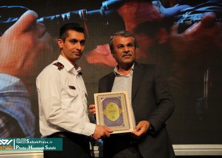رئیس سازمان آتش‌نشانی شیراز در جشنواره شهید رجایی فارس به عنوان کارمند نمونه برگزیده شد