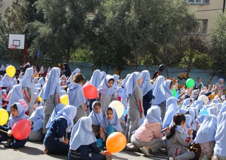 تداوم اجرای طرح “هر روز یک زباله از زمین برمی‌داریم” در مدارس شیراز