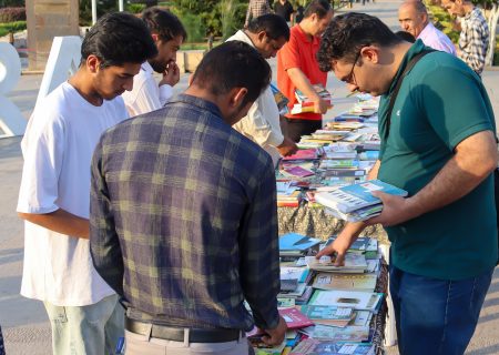۱۷ هزار پانصد جلد کتاب در غالب طرح پیوند با کتاب به شکل رایگان بین شهروندان شیرازی توزیع شد