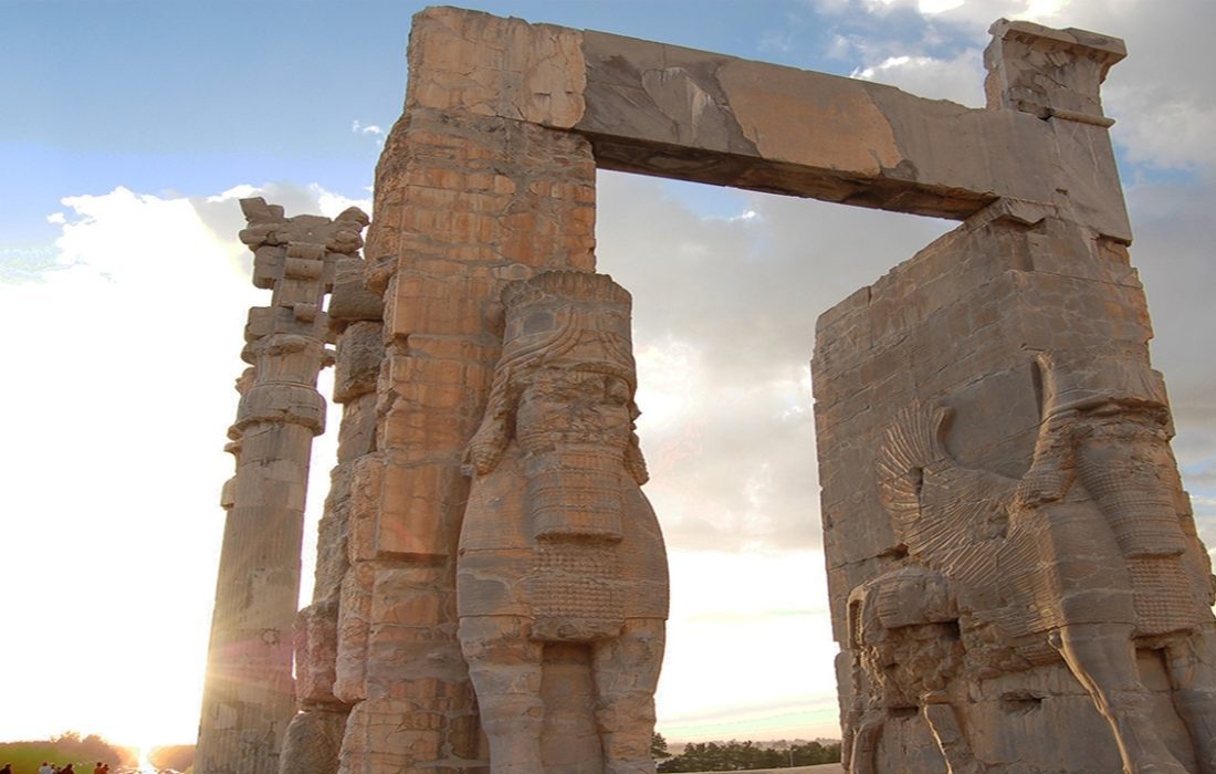 تعطیلی مجموعه جهانی تخت‌جمشید برای اجرای ارکستر