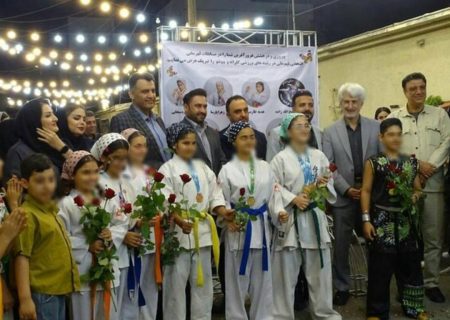 جشن قهرمانی ورزشی و انتخابی تیم ملی فرزندان شهر راز در کوی امام علی (ع) برگزار شد