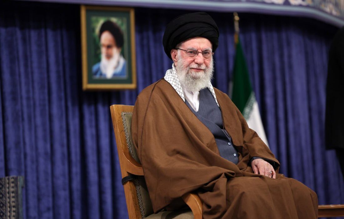 رهبر انقلاب خطاب به رئیسجمهور آمریکا: اصلاً شما چه کاره هستی!؟