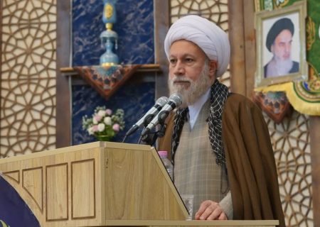 هشدار امام جمعه شیراز نسبت به تهدیدات فرهنگی دشمن