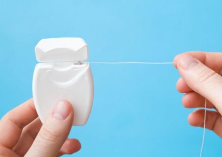 چرا استفاده از نخ دندان اهمیت دارد؟