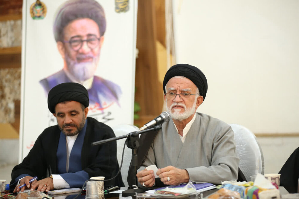 امر به معروف را از پشت ویترین بانکها آغاز کنید/ ضرورت حفظ انسجام ملی و حمایت از رهبری