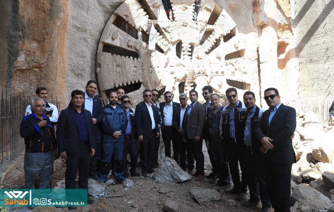 دستگاه حفار مکانیزه به ایستگاه شهید بهشتی مترو رسید؛ گامی بلند در مسیر توسعه زیرساختی شیراز