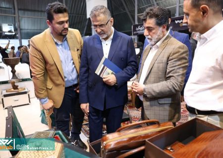 بازدید رئیس مرکز بین‌الملل وزارت میراث‌فرهنگی، گردشگری و صنایع دستی از غرفه میراث فرهنگی فارس در نمایشگاه اکسپو